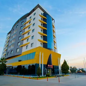 Hotel Ramada By Wyndham ****